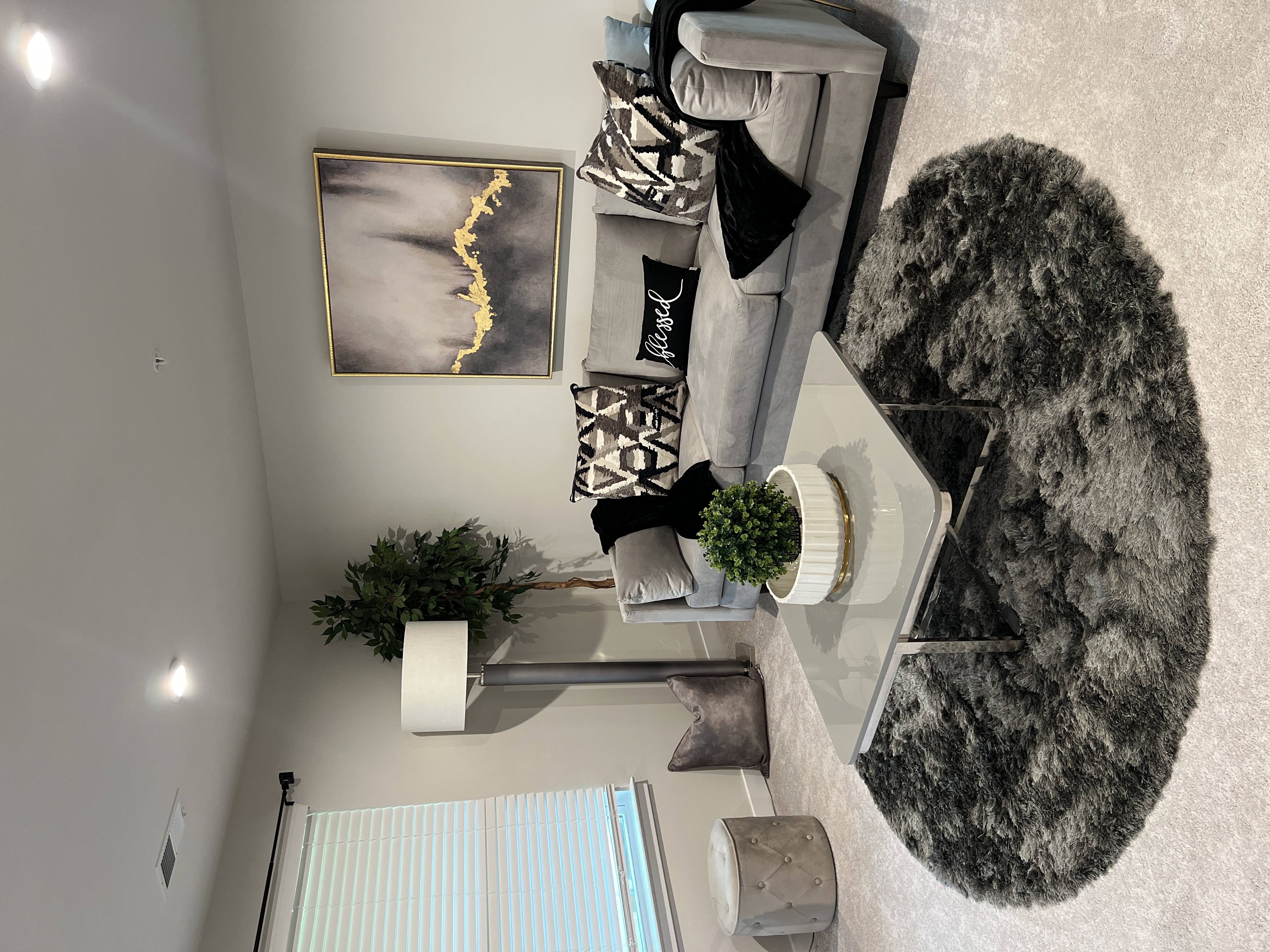 Move-in cleaning service Baltimore - professional cleaners preparing home for new residents